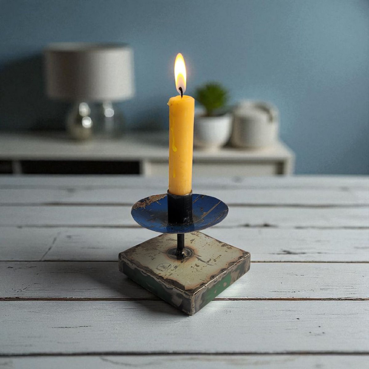 Lysstativ lavet af genanvendte olie tønder upcycling | Lysestager forskellige farver