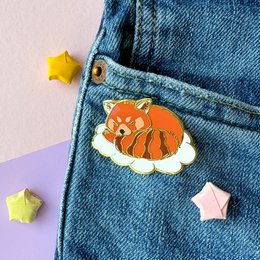 Épingle de panda roux | Panda roux rêveur | Plaqué or | Épingle en émail dur | Broche Broche