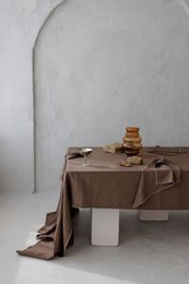Linned dug med kontrastdetaljer Stone & Cacao Brown -330x145cm