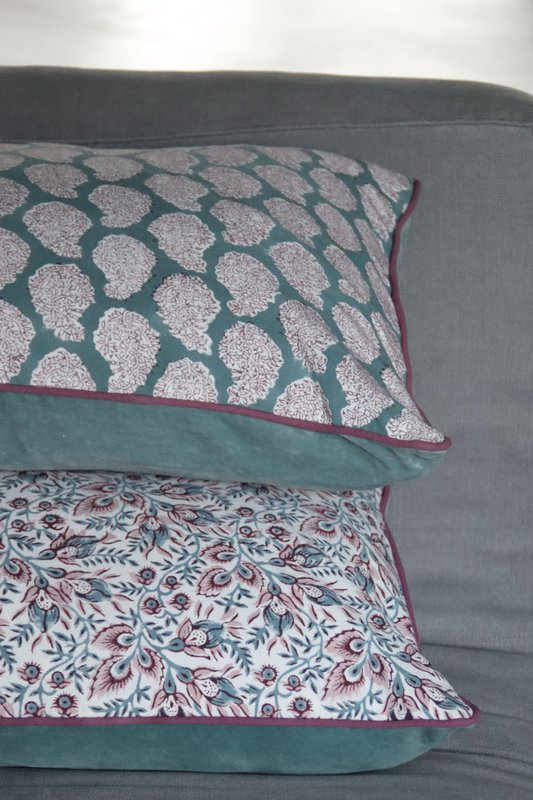 NEU - Kissen Shanti blau 40 x 60 cm