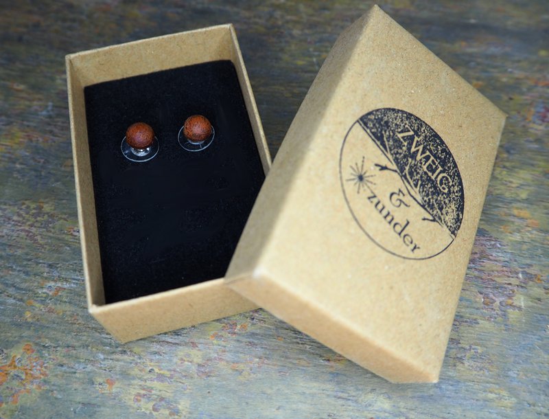 Petites boucles d'oreilles rondes avec fermoir 8 mm, bois d'acajou avec un beau grain, fabriquées à la main en bois véritable, acier inoxydable doux pour la peau, forme boule
