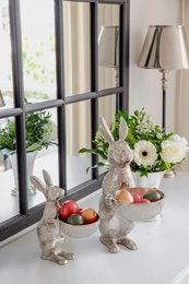 EDZARD rabbit with bowl Bert, rabbit figure with bowl, height 22 / 31 cm, aluminum nickel-plated silver