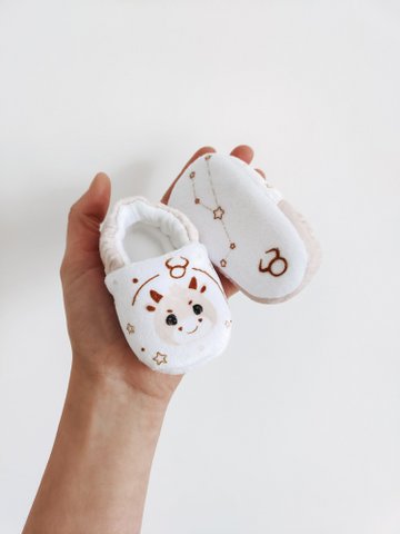Babyhausschuhe - Baby Astro - Stier