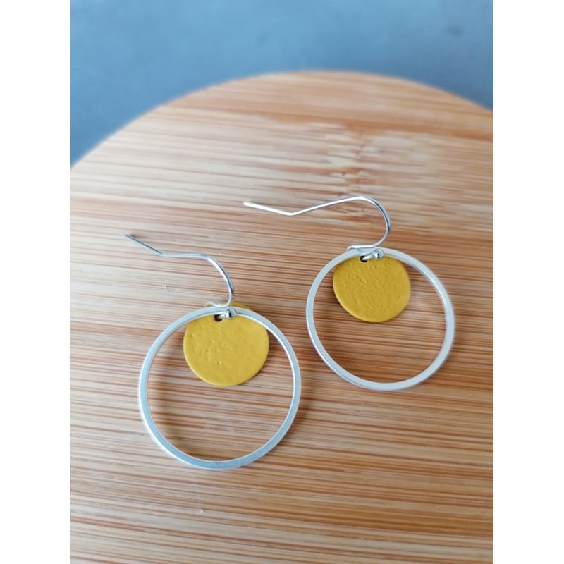 You (silver-yellow)