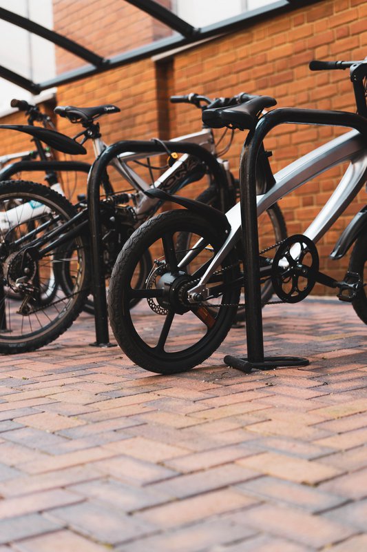 Cruzaa pedalstøttende Bluetooth elcykel Carbon Black