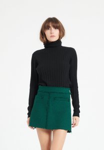 LILLY 15 Schwarzer traditioneller Rollkragenpullover aus geripptem Kaschmir