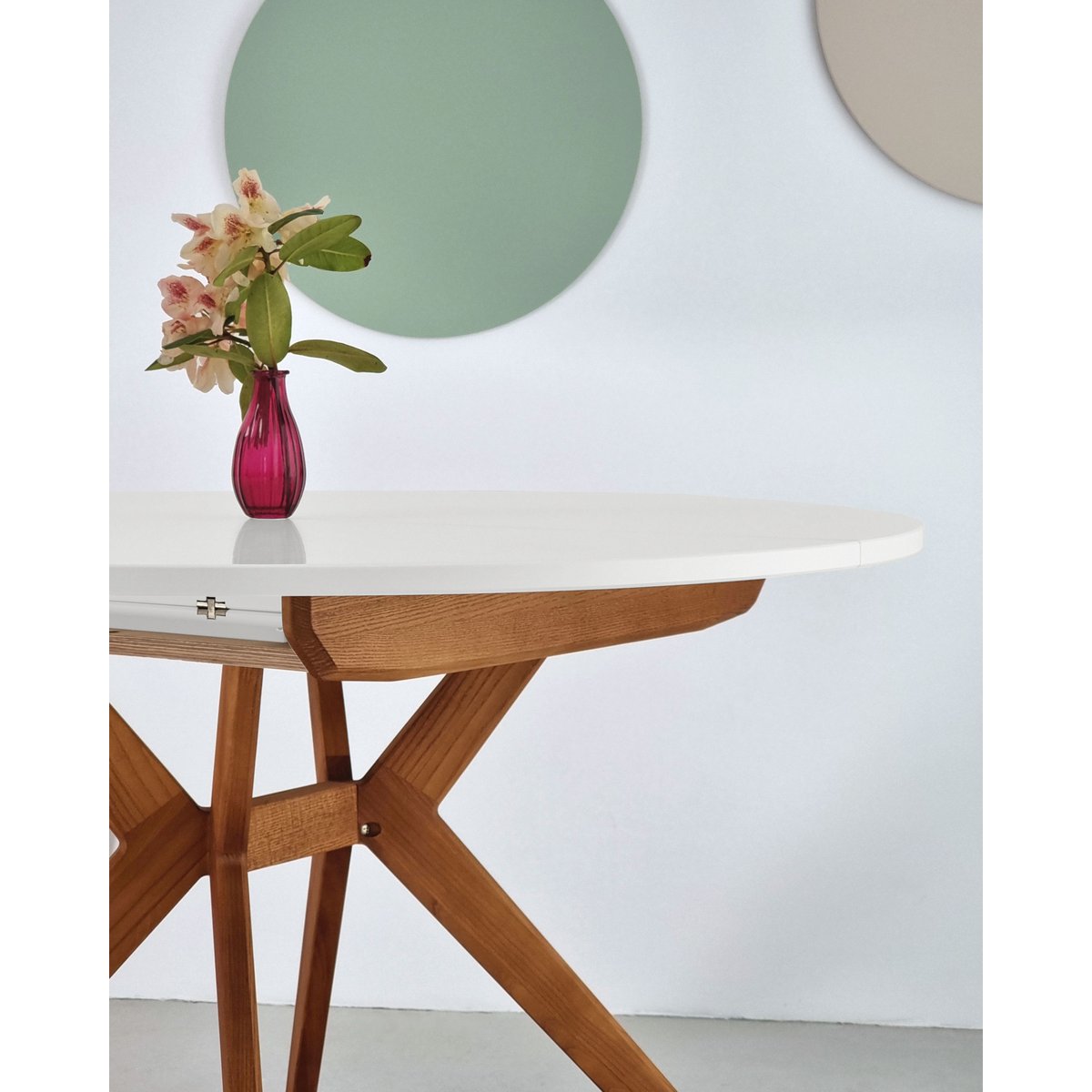 Round extendable dining table Biju