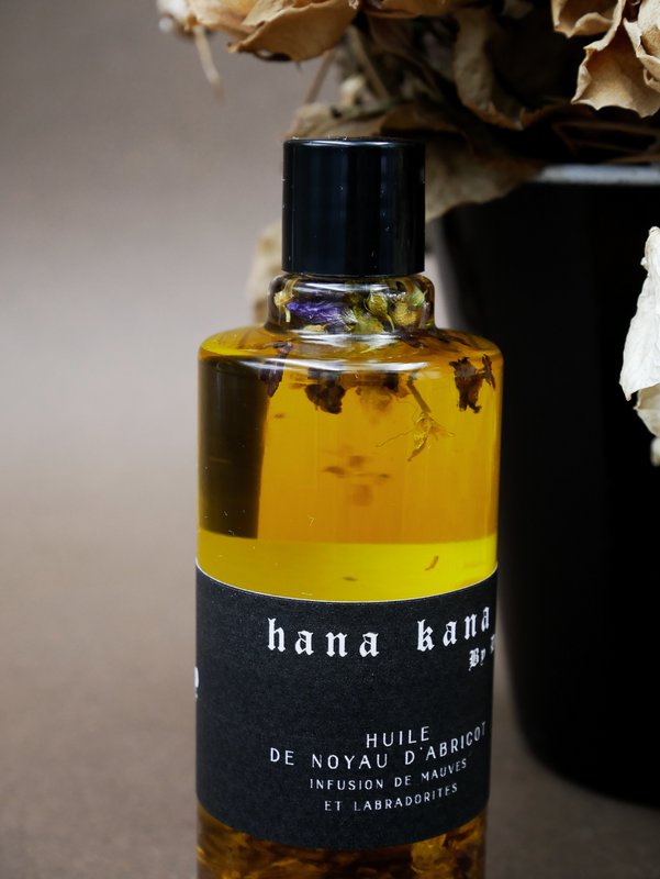 Olio di albicocca, malve, labradoriti