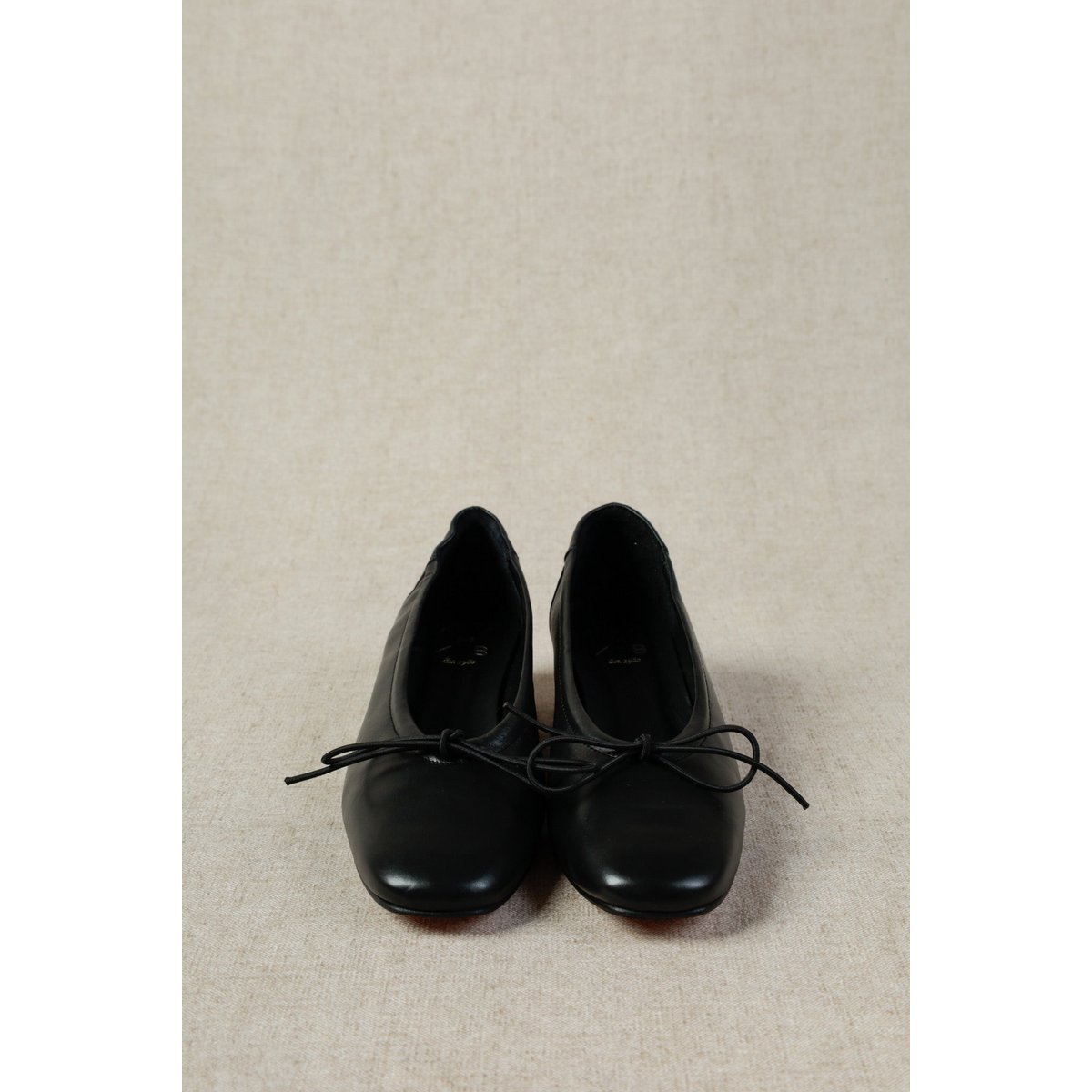 MOREN BLACK – Soft Leather Unstructured Low-Heel Pumps