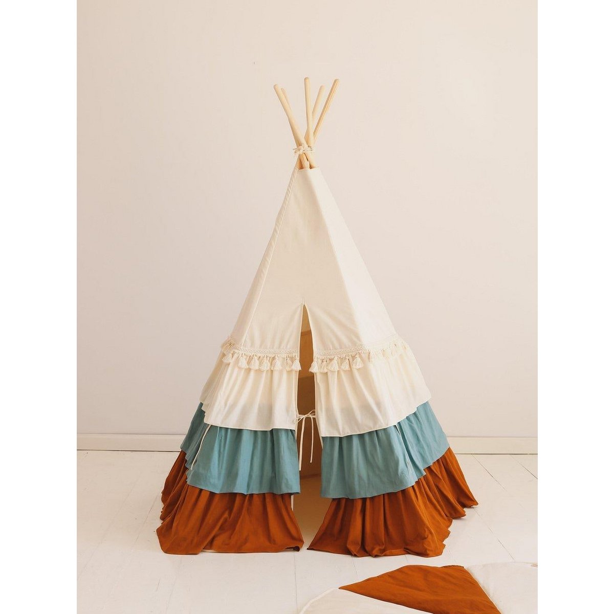 Tipi-Zelt „Zirkus“ mit Rüschen