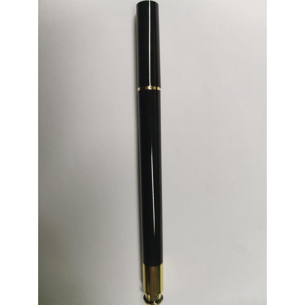 Perfekter Eyeliner-Kleber
