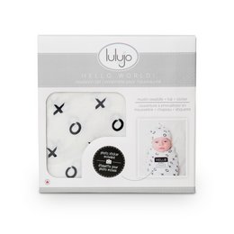 Lulujo Hallo Welt Swaddle & Hat - Umarmungen & Küsse