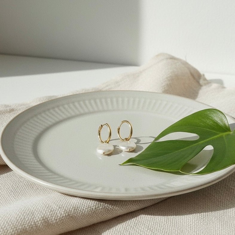 BIANCA HOOPS – Huggie Hoops 2in1 Keshi Gold Pearls