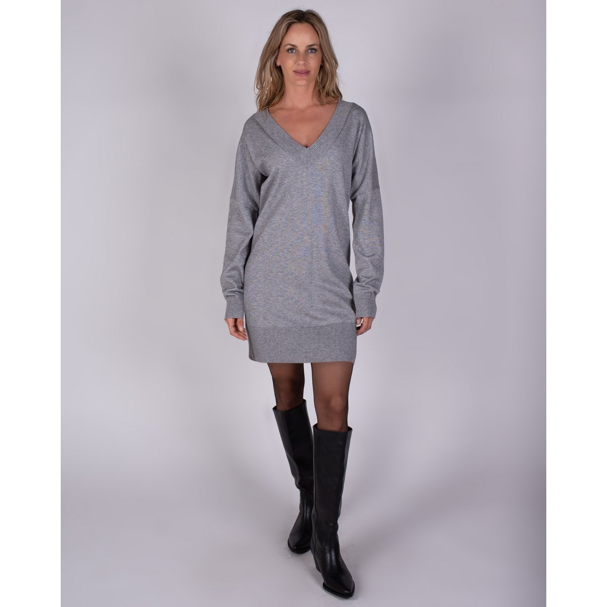 Women's knitted dress in gray melange long sleeves with V neck - LARVIK