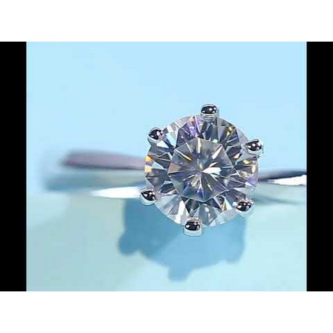 Anello solitario in moissanite a 6 artigli senza tempo