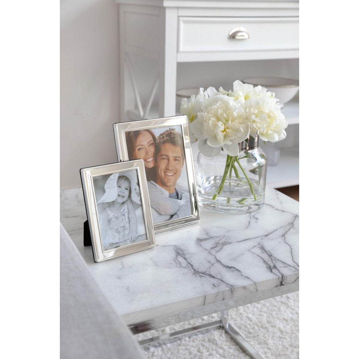 EDZARD Salerno photo frame for photos (DIN A4 - 21 x 29.7 cm), elegant silver-plated, tarnish-proof, 2 hangers