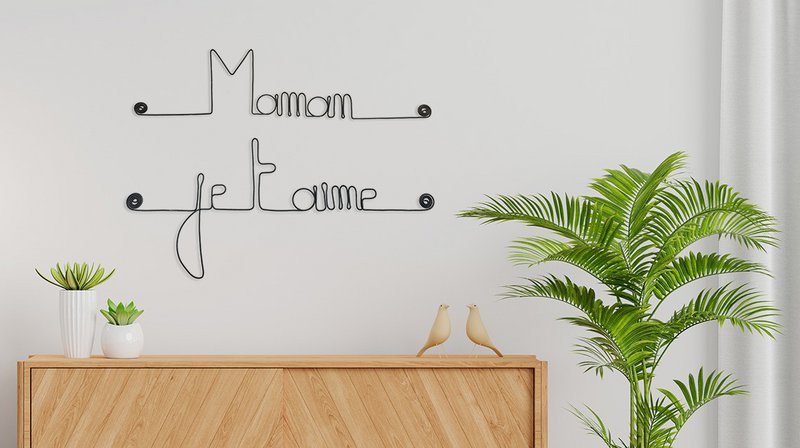 Mother's Day Gift "Mom I love you" - Wire Wall Decoration