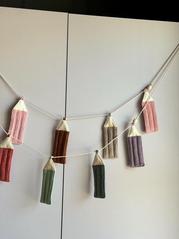 Buntstiftgirlande „Pastell“