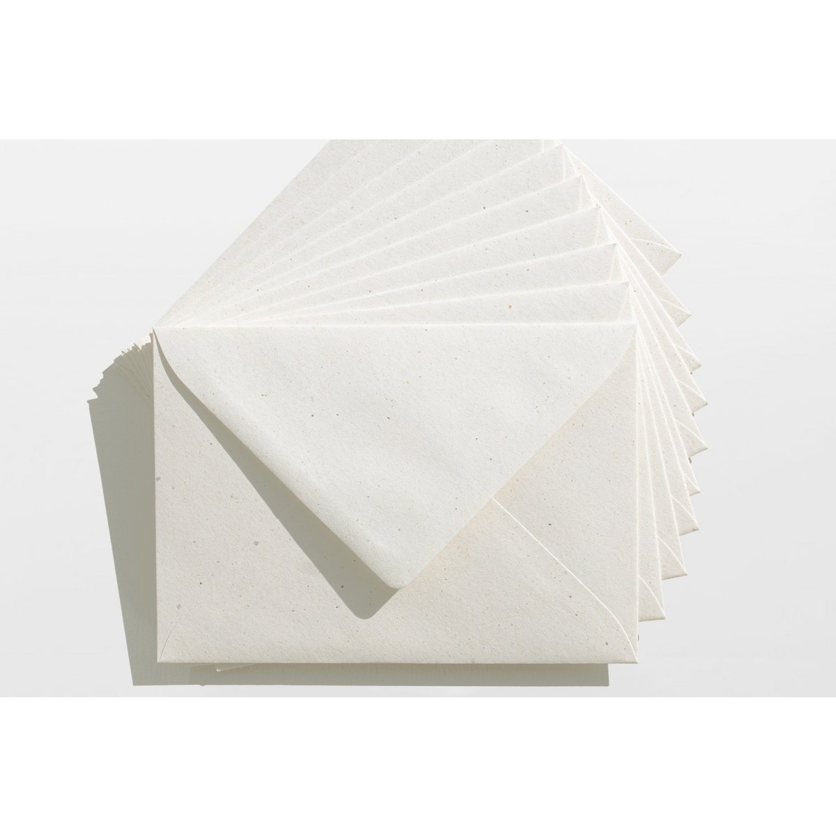 Umschläge 10er Set C6 créme gepunktet aus italienischem Papier