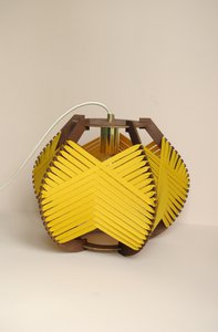 Große gelbe Lampe
