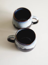 Universe-Tasse – handgefertigte Keramik, hergestellt in Portugal
