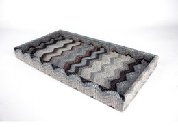 Comprimé plateau cosmétique gris en cuir artificiel rectangulaire zigzag gris