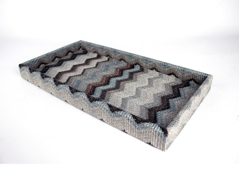 Comprimé plateau cosmétique gris en cuir artificiel rectangulaire zigzag gris