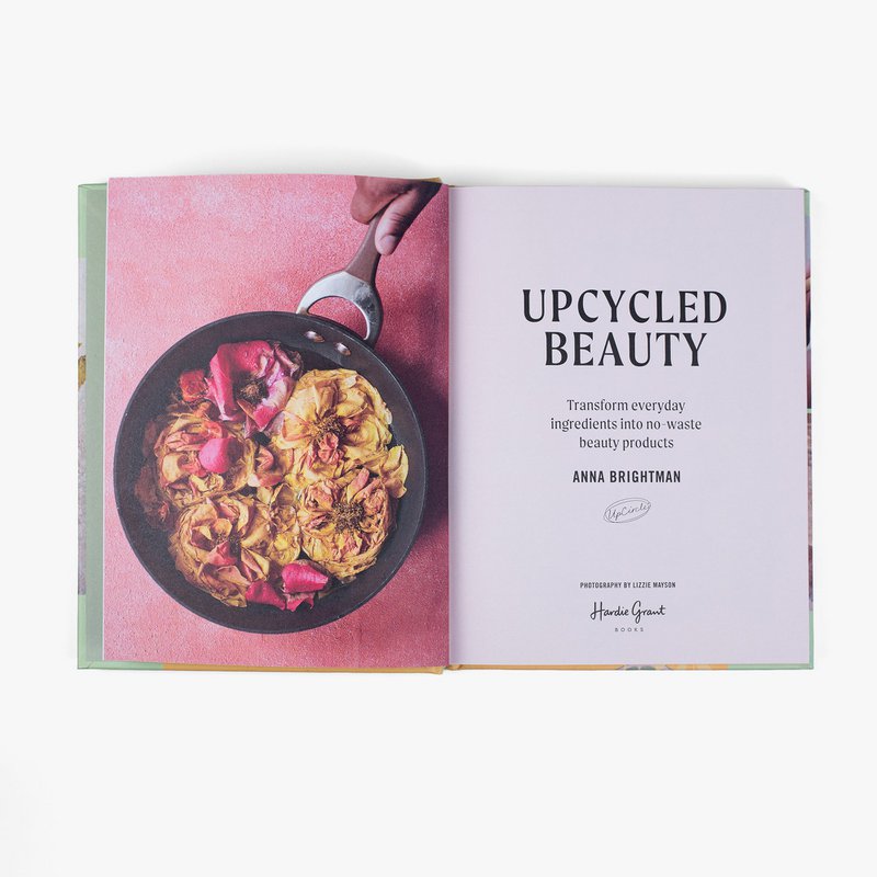 Książka UpCycled Beauty w twardej oprawie