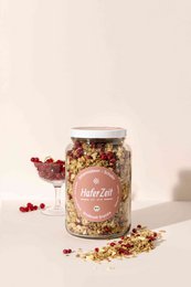 Organic blackcurrant chocolate granola