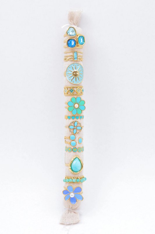 Lots of jewelry with display