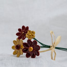 Klein attentieboeketje bloemen