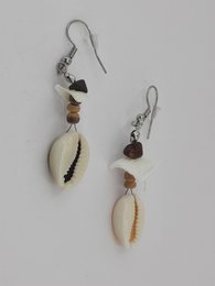 #66 OW Cowrie shell earrings