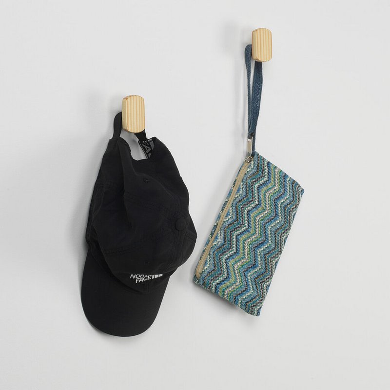 Vérone Hangers – cintres muraux en bois massif