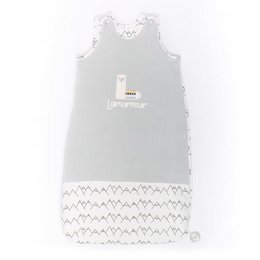Gray sleeping bag with a cozy, quilted design. Measures 90cm in length, providing ample space for comfortable sleep. Suitable for camping, hiking, or sleepovers.