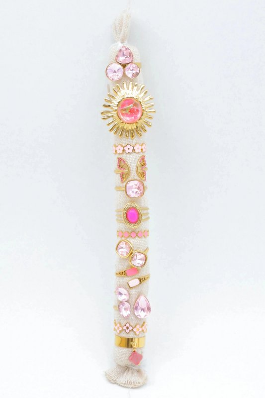 Viel Schmuck mit Display