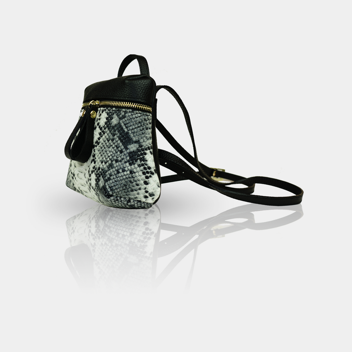 '' JERSEY '' leather shoulder bag / backpack