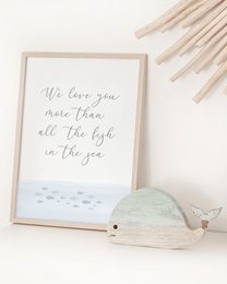 Wir lieben dich mehr als alle Fische im Meer-Poster, Surf-Poster, Surf-Dekor, Surf-Poster, Ozean-Poster, nautischer Kinderzimmer-Druck, Surf-Druck, Strand-Poster, Wellen-Druck, Kinderzimmer-Wandkunst, Kinderzimmer-Druck, Mädchenzimmer-Poster, Jungen 