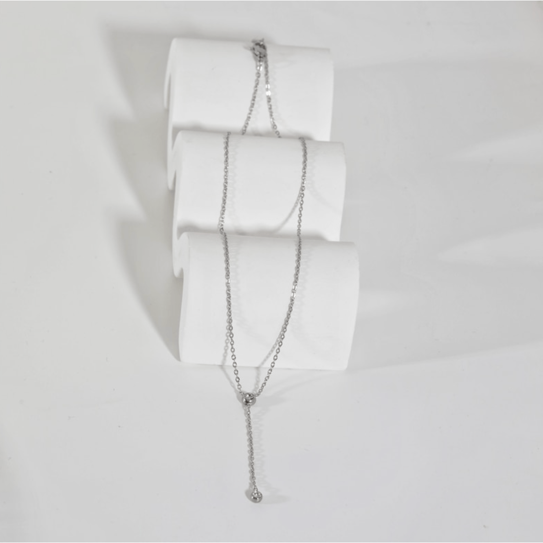 Foma - Minimalistisk kvast Crystal Drop halskæde
