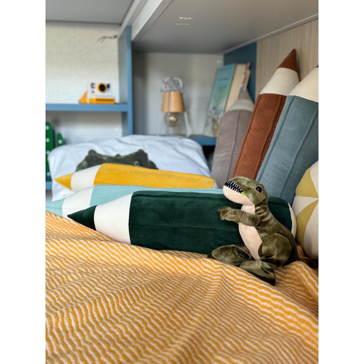 Crayon velvet pillow “Green"