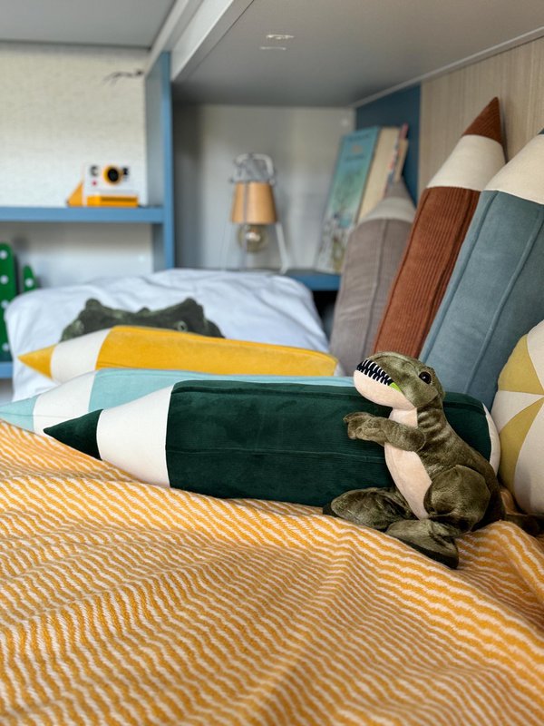 Crayon velvet pillow “Green"