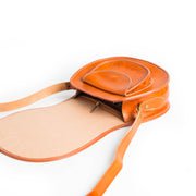Bolso bandolera marroquí hecho a mano de piel de vaca con diseño geométrico