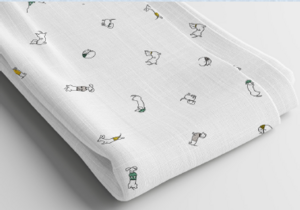 100 % Baumwoll-Musselin – Lustiger Dackel-Aufdruck