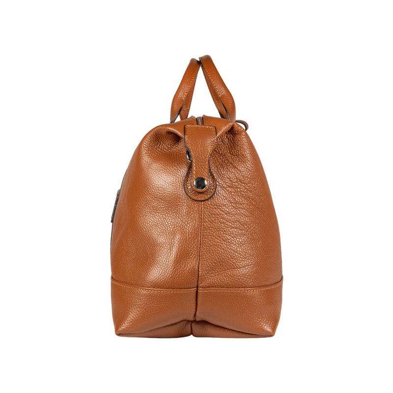 RB1029S | In Italien hergestellte Reisetasche aus echtem Leder mit verstellbarem und abnehmbarem Schultergurt. Reißverschluss und Accessoires aus glänzendem Nickelmetall – Farbe Cognac – Maße: 57 x 26 x 24 cm