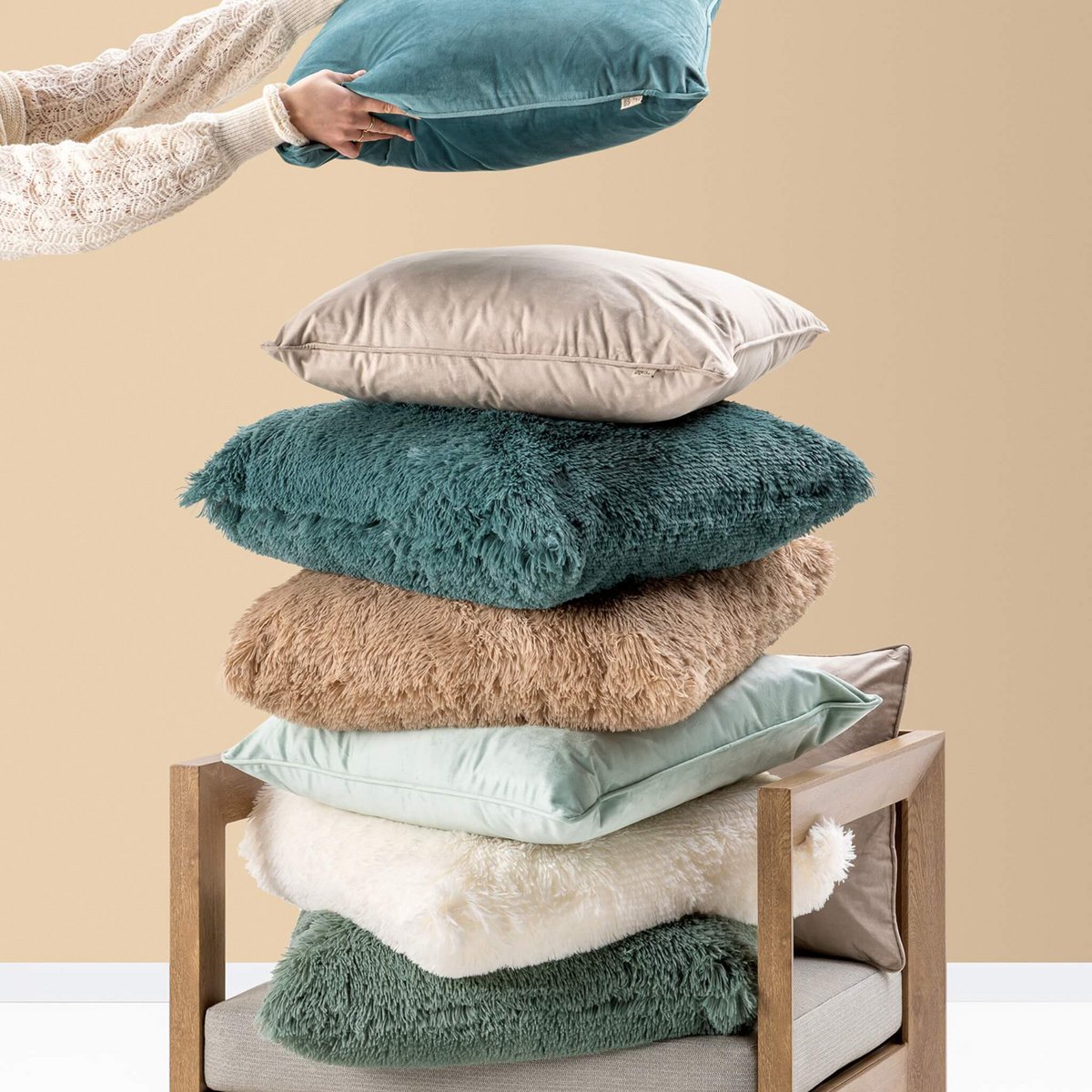 Dutch Decor FLUFFY - Decorative cushion 60x60 cm - Super soft - XL cushion - Pumice Stone - Beige