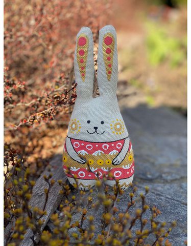 Hase mit roségoldenem Ornament