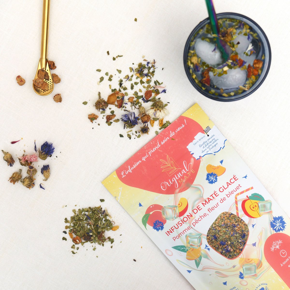 Bio-Apfel-, Pfirsich- und Blaubeer-Eis-Mate – bereit zum Verkauf oder in großen Mengen