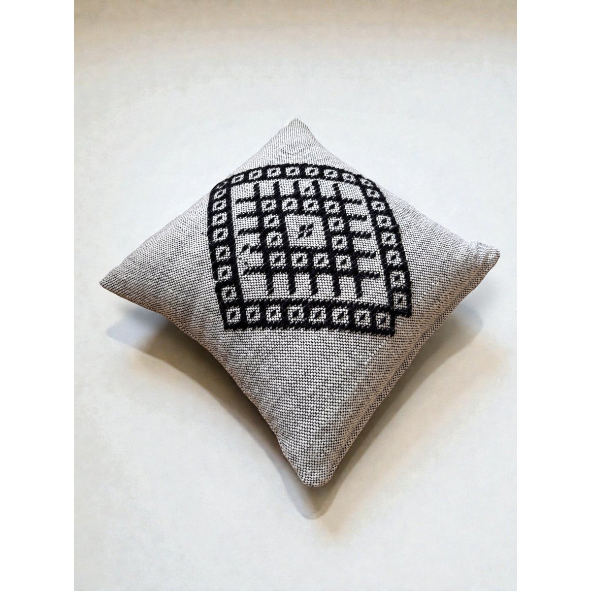 Heritage Line cushion - 50 x 50 cm