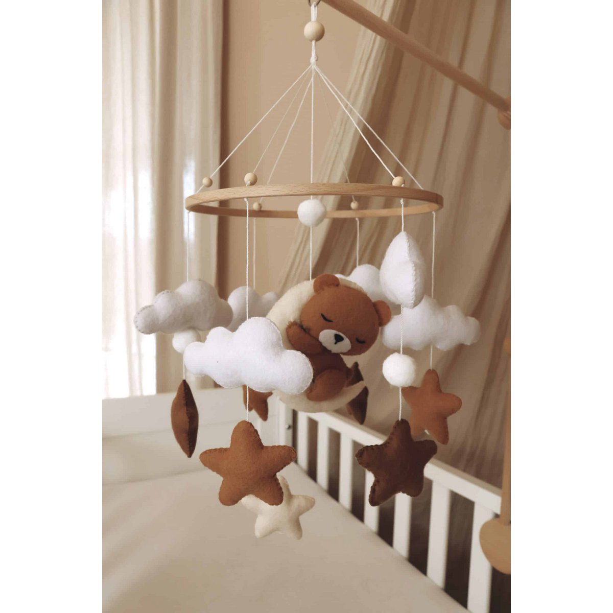 Handgemaakte Slapende Teddybeer Muziekmobiel - Boxmobiel - Baby mobile - mobile wickeltisch