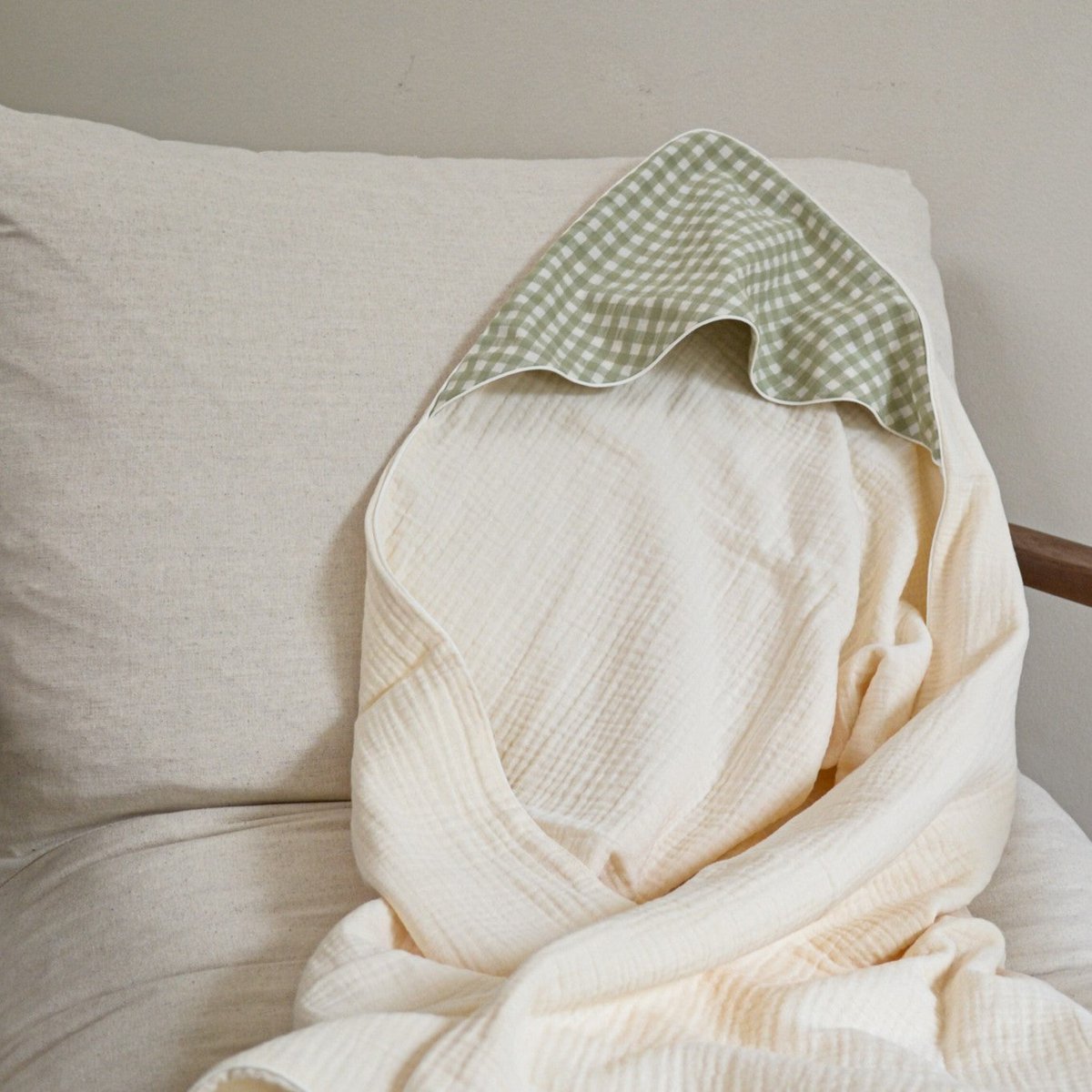 Max Olive Bath Cape