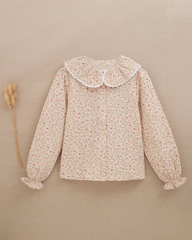 Floral girl's blouse with ruffle collar and elastic cuffs P146-11608085